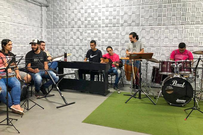 Alunos do 4º termo soltaram a criatividade em composições inéditas e fizeram um plano de aula