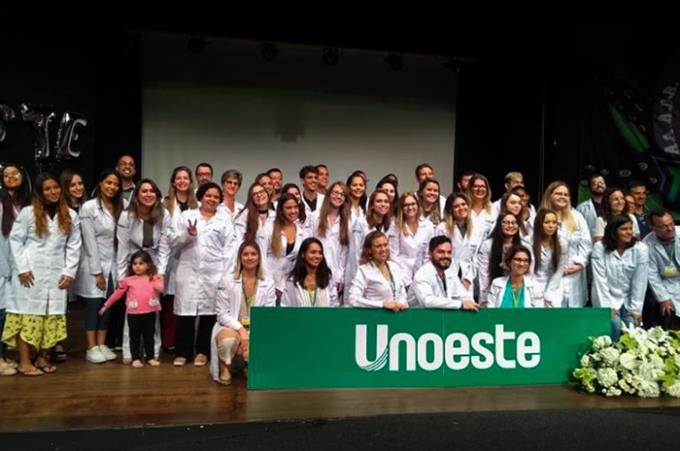Guarujá dá boas-vindas à nova turma de futuros médicos