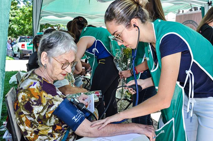 Ação pelo Dia da Mulher oferta serviços de prevenção à saúde