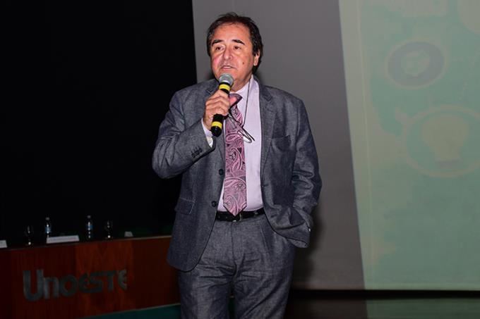 Obras jurídicas têm a contribuição de professor da Unoeste