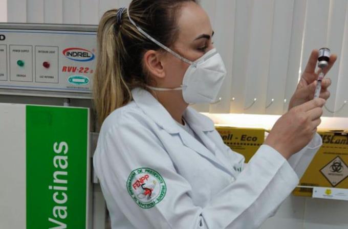 Acadêmicos de Enfermagem têm atuado em estágios nas ESFs, nas Vigilâncias Epidemiológica e Sanitária e no Centro de Triagem do município