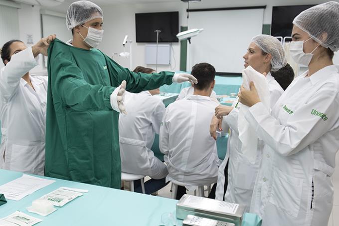 Unoeste Guarujá oferece bolsas de estudo para Medicina