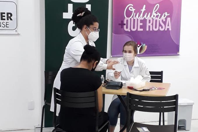 Medicina participa da campanha Outubro Mais Que Rosa