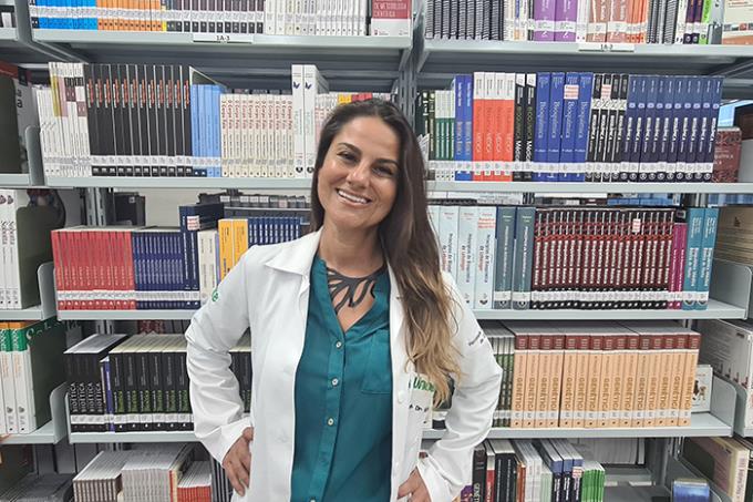 Ação de alunos da Unoeste arrecada alimentos em Guarujá