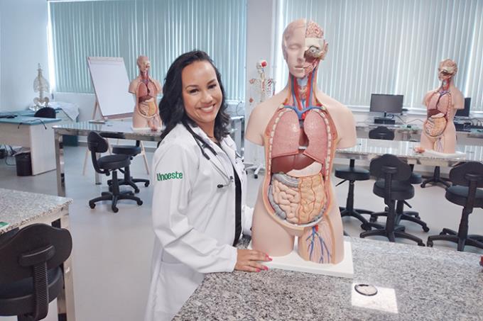 Ensino de excelência: Medicina Guarujá obtém mais 55 vagas