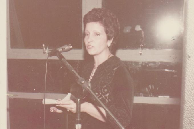 Formatura da 1ª turma de Pedagogia em 1975: professora Darcy discursa como paraninfa