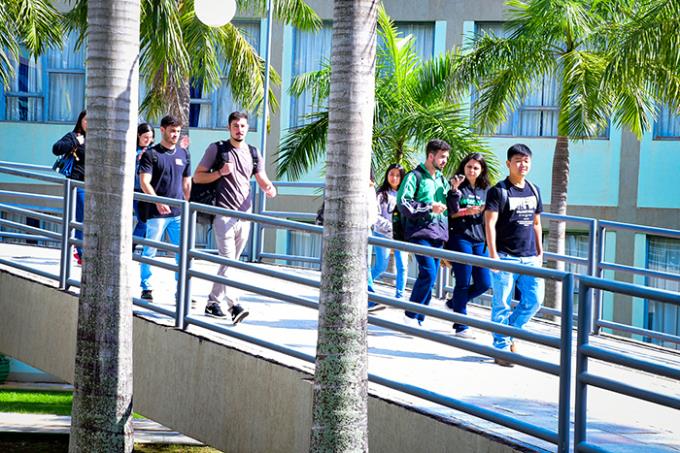 Volta as aulas é marcada por emoção nos campi da Unoeste