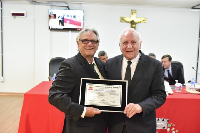Homenagem da Câmara evidencia a dimensão social da Unoeste