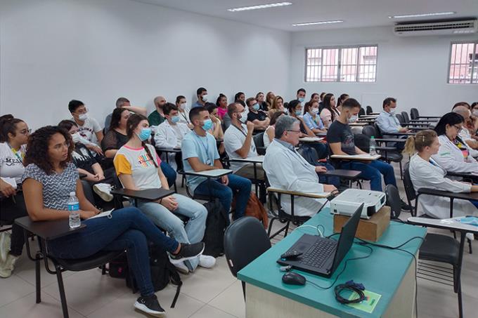 Medicina da Unoeste Guarujá começa atividades do internato