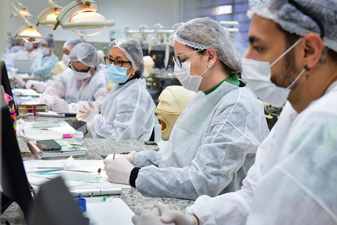 Capacitação contempla dentistas que trabalham na Prefeitura