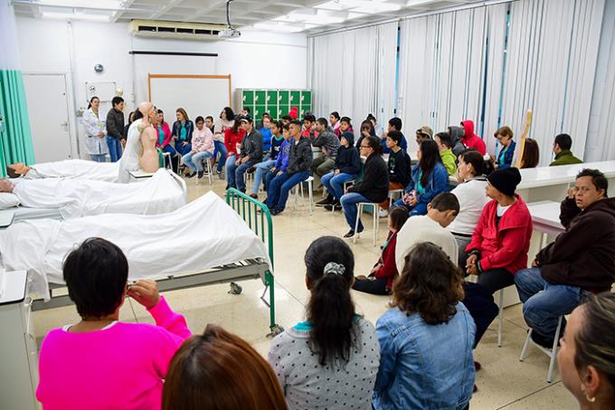 Alunos da Apae participam de aula sobre saúde sexual