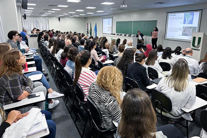 Almoço Científico incentiva pesquisa na Unoeste Guarujá
