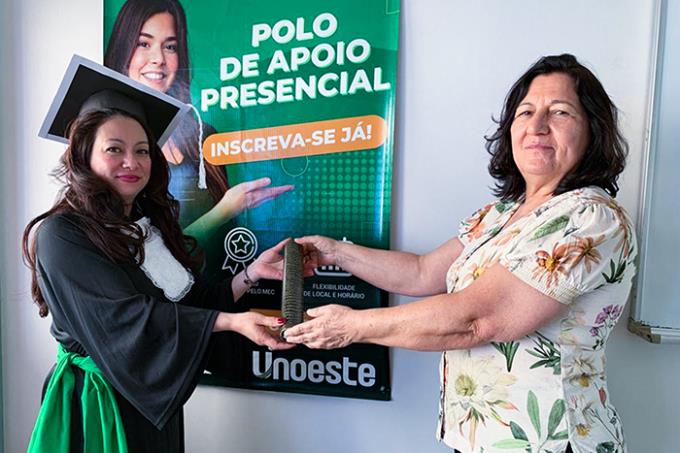 Polo EAD Unoeste forma a primeira aluna brasileira no Japão