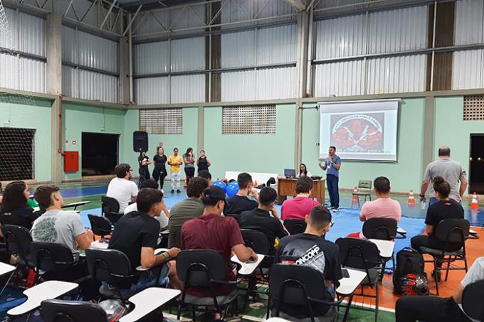 Educação Física promove integração entre egressos e alunos