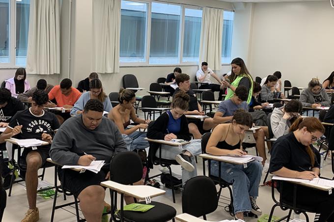 Unoeste Guarujá realiza provas para Medicina e Top Cursos
