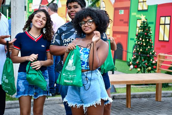 Notícia: Ação da Justiça promove visita de acolhidos à Vila Natal