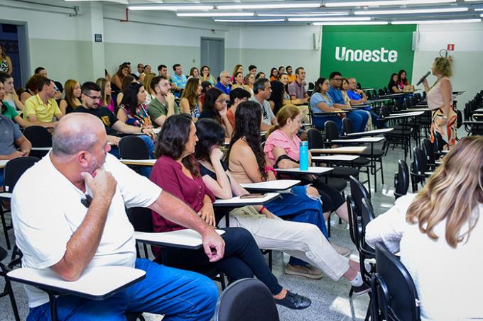 Psicologia Unoeste realiza Aula da Família para calouros