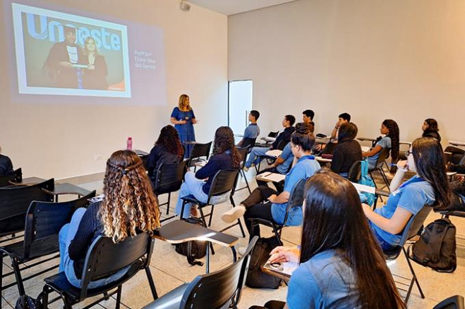 EAD Unoeste realiza oficinas de formação profissional