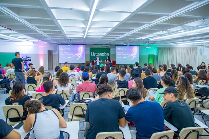 Ex-alunos palestram na 12ª Jornada de Comunicação da Unoeste