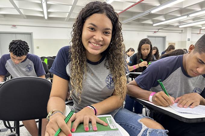 Estudante da Escola Estadual Arlindo Fantini, Maria Júlia de Souza Pereira Silva quer fazer Medicina Veterinária ou Zootecnia