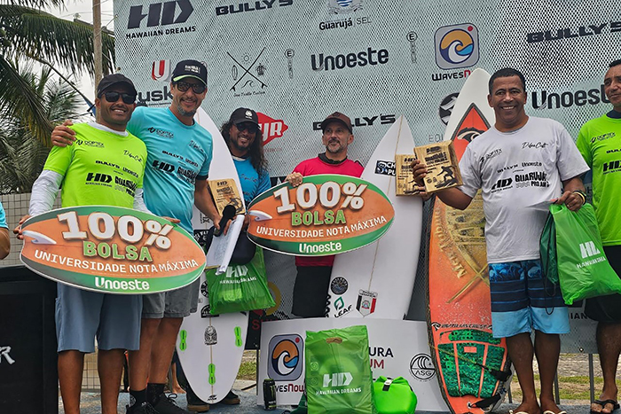 2° etapa do Circuito de Surf agita praia em Guarujá