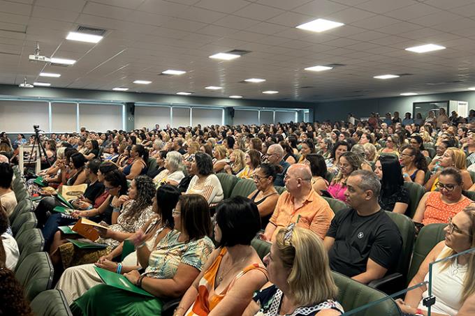 Unoeste recebe professores da rede municipal em evento