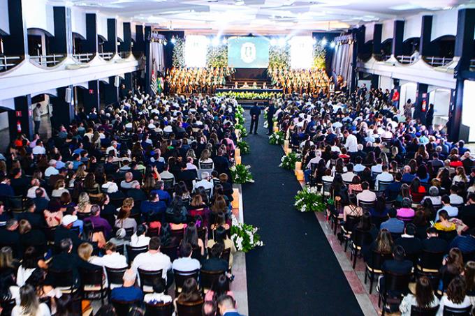 Meio de ano: colações de grau movimentam Unoeste e economia