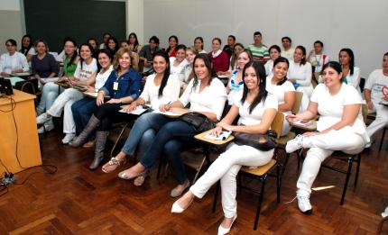 Enfermagem enfoca comportamento na conquista do emprego