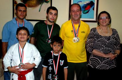 Equipe de karatê se destaca em competição