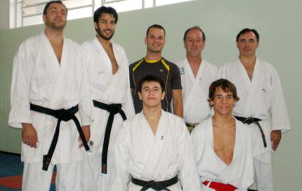 Atletas uruguaios do karatê treinam na Unoeste