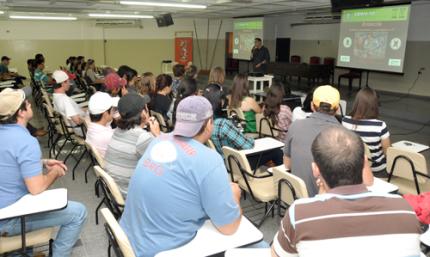 Palestra comemora datas importantes para a Zootecnia