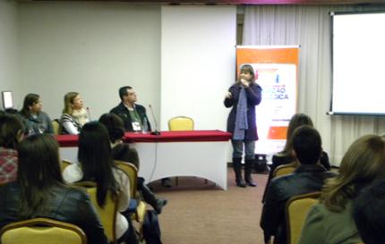 Professoras integram mesa redonda em congresso de Psicologia
