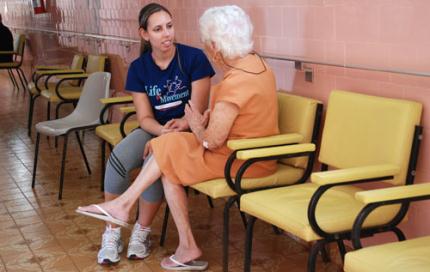 Trabalho promove qualidade de vida aos atendidos por asilo
