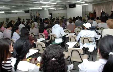 Doutora da USP aborda os novos meios de aprendizagem