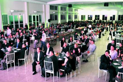 Unoeste recebe reconhecimento público de classe empresarial