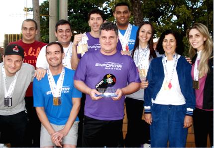 Unoeste é representada em competição master de natação