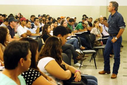 3º Ciclo de Palestras de Agronomia aborda tema Agronegócio
