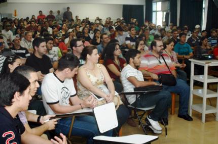Cientista inglês sinaliza à Unoeste pesquisa em cooperação
