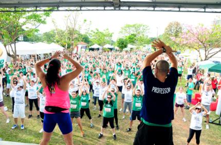 Corrida e Caminhada une 1,5 mil e arrecada 1 t de alimentos