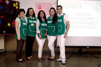 Adolescentes são orientados como prevenir DSTs e gravidez
