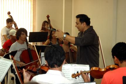 Projeto Guri na Universidade traz maestro Arthur Barbosa