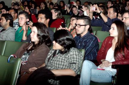 Guri encerra semestre em grande estilo no Teatro César Cava