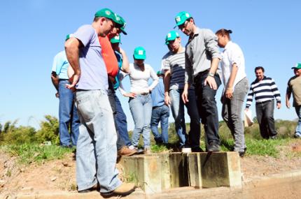 Centro de Piscicultura da Unoeste recebe atividade prática