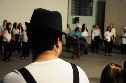 Música e Artes Visuais: diversão ou terapia?