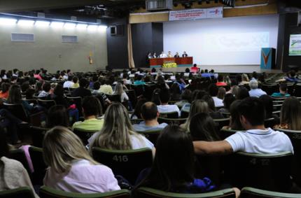 Egressos com carreira médica de sucesso falam no Comepp