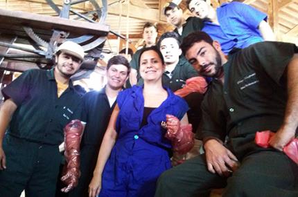 Veterinária desenvolve aula prática na Fazenda Experimental