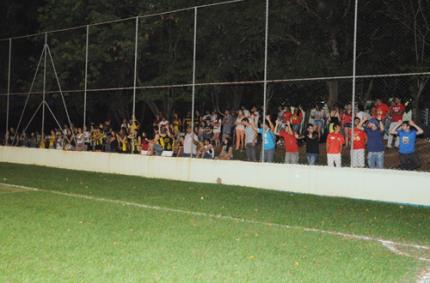 Medicina bate Civil e é campeã do futebol nos Intercursos