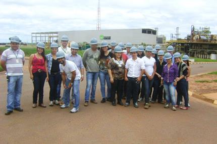 Usina Cocal recebe visita de estudantes da Unoeste