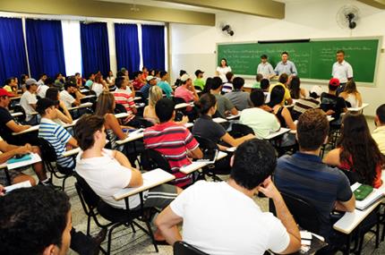 Campanha sobre doação de livros é estimulada na sala de aula