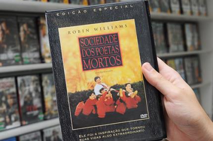 Projeto oferece cinema gratuito à comunidade